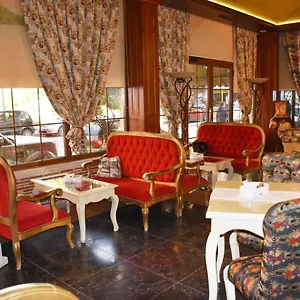 Hotel 2 Kitarrat Boutique &, Durrës